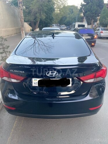 Hyundai Elantra-9