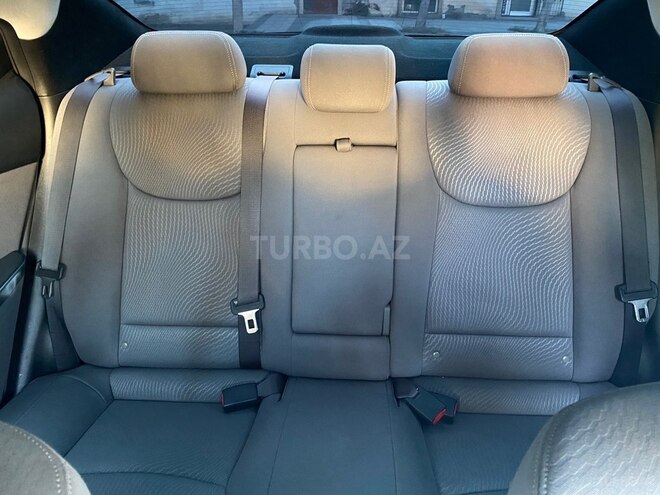 Hyundai Elantra-12