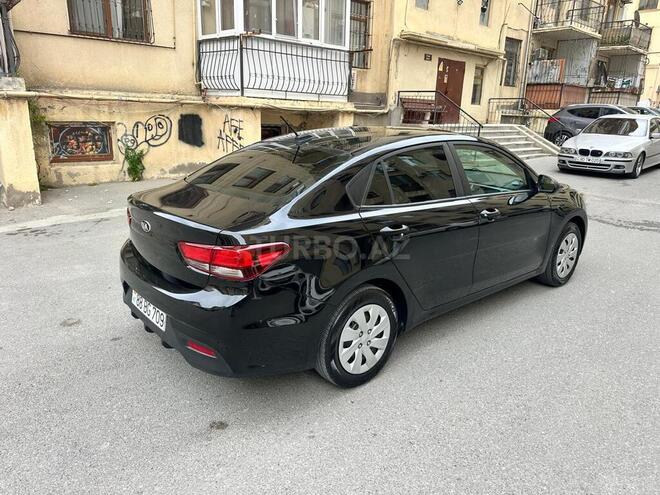 Kia Rio-11