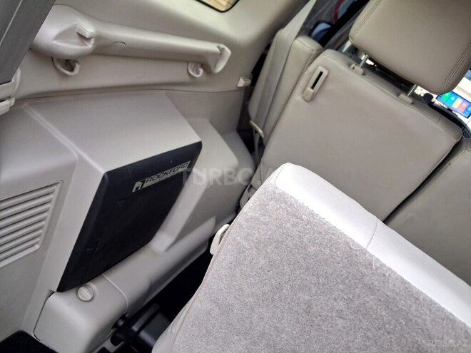 Mitsubishi Pajero-8