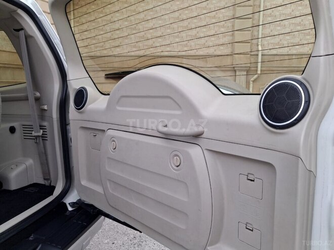 Mitsubishi Pajero-9