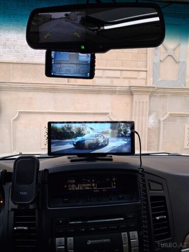Mitsubishi Pajero-12