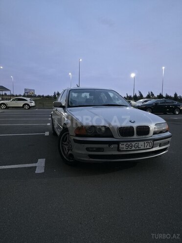 BMW 320-7