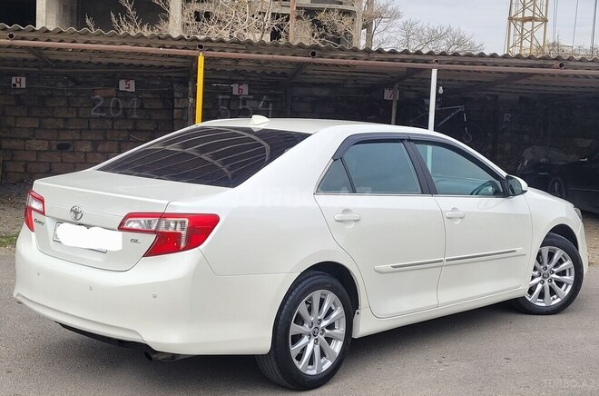 Toyota Camry-8