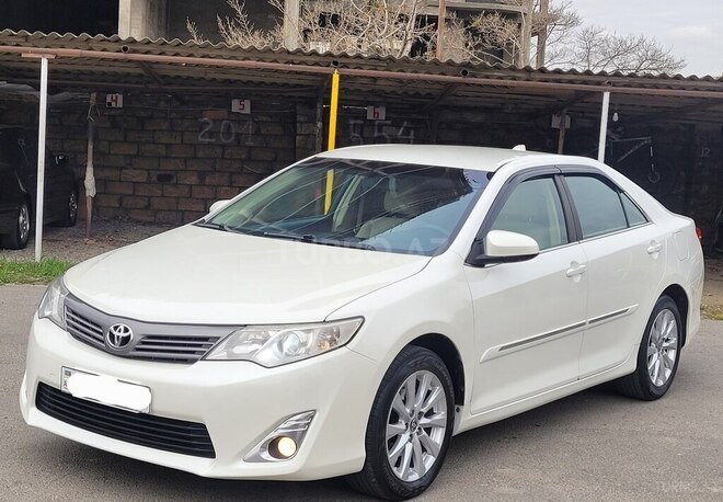 Toyota Camry-5