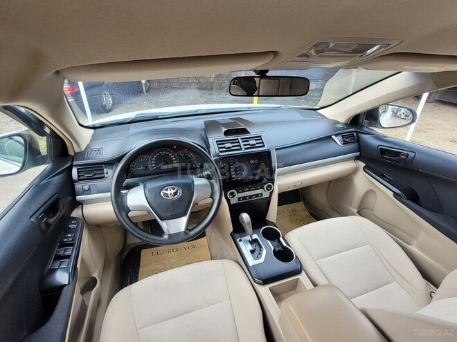 Toyota Camry-14
