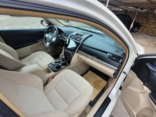 Toyota Camry-18
