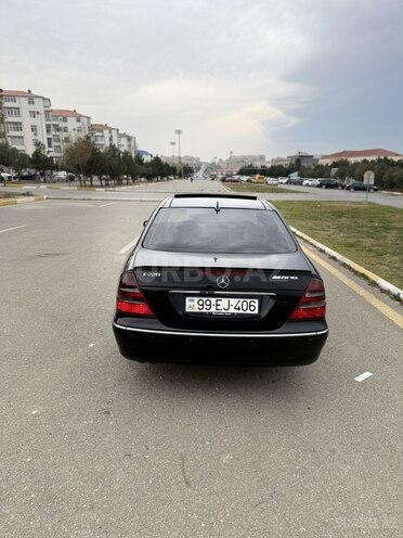 Mercedes E 220-2