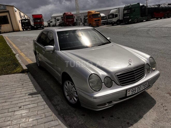 Mercedes E 240-3