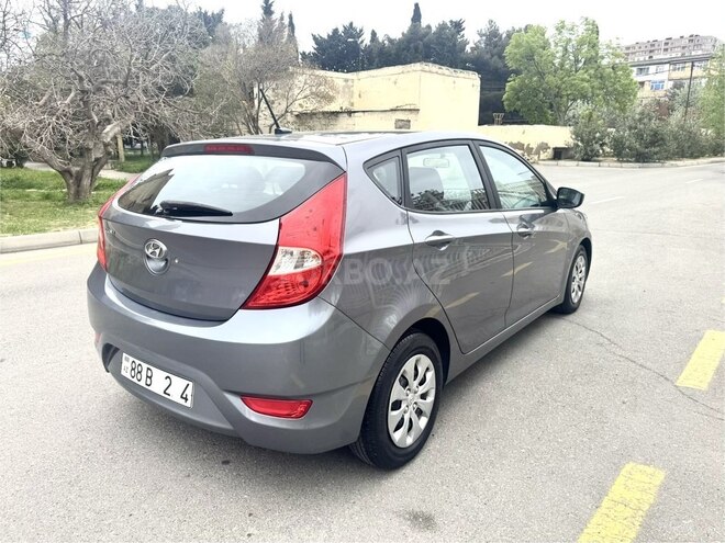Hyundai Accent-3