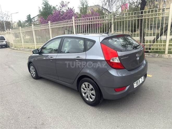 Hyundai Accent-5
