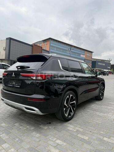Mitsubishi Outlander-6