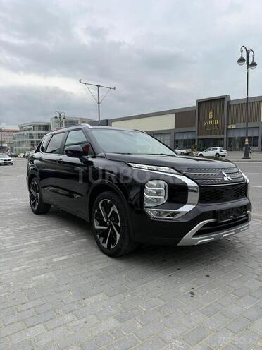 Mitsubishi Outlander-2