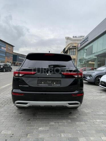 Mitsubishi Outlander-5