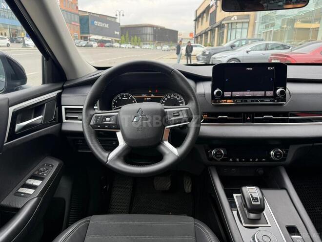 Mitsubishi Outlander-8