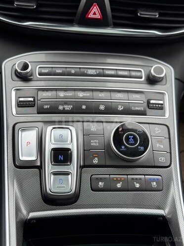 Hyundai Santa Fe-18