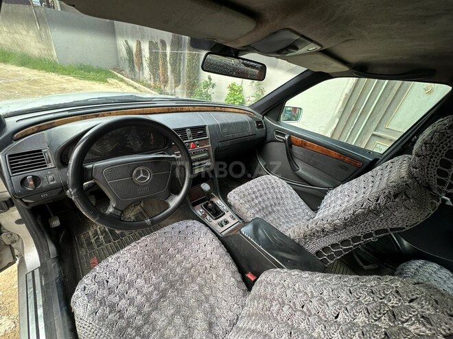 Mercedes C 220-9