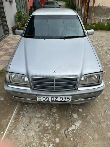 Mercedes C 220-1