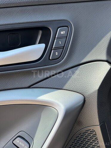 Hyundai Santa Fe-5