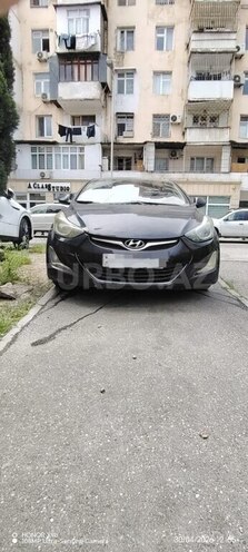 Hyundai Elantra-1