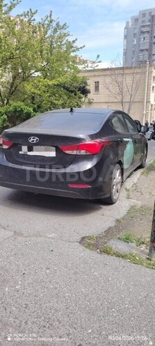 Hyundai Elantra-4