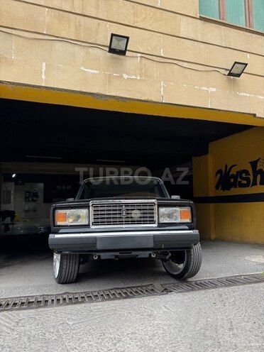 LADA (VAZ) 2107-2