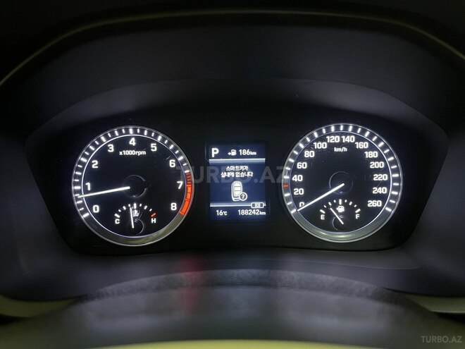 Hyundai Sonata-6