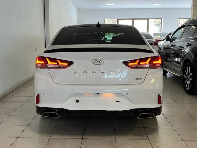 Hyundai Sonata-4