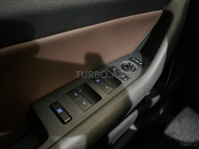 Hyundai Sonata-12