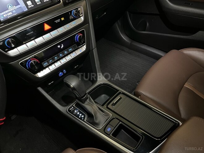 Hyundai Sonata-10