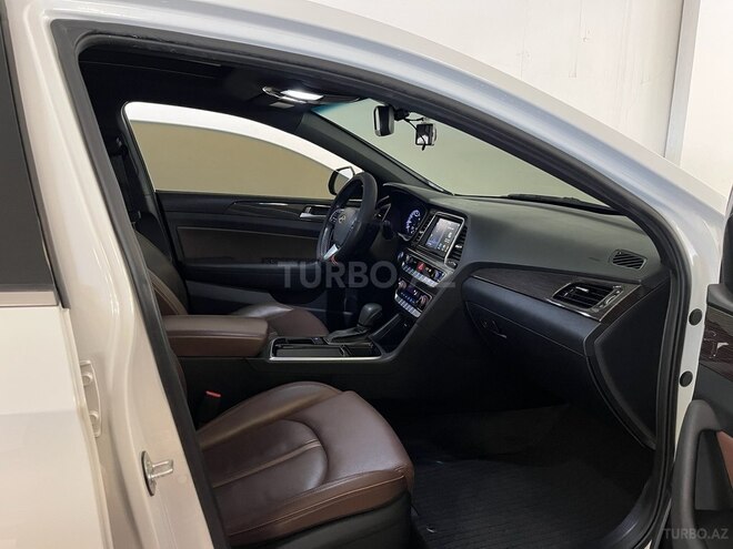 Hyundai Sonata-18