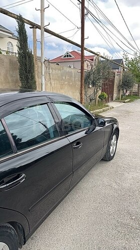 Mercedes E 200-8