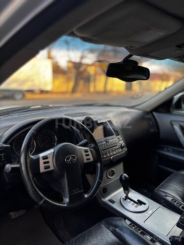 Infiniti FX35-6