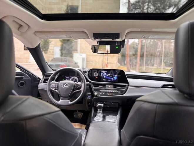Lexus ES 300h-11