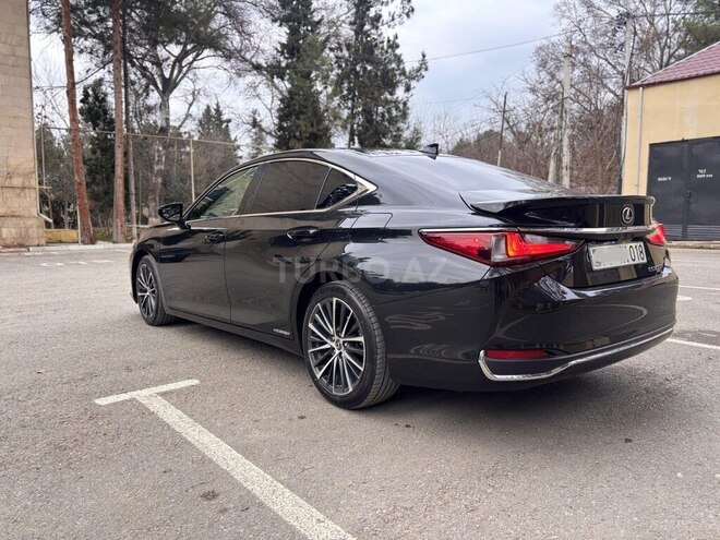Lexus ES 300h-6