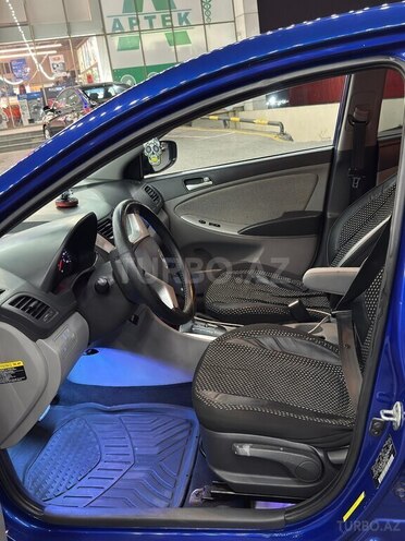 Hyundai Accent-9