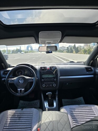Volkswagen Jetta-5