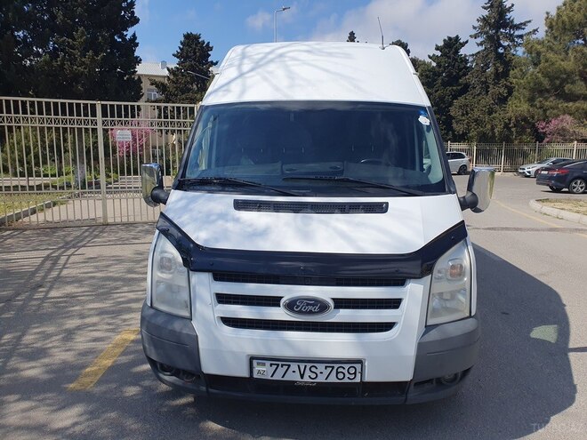 Ford Transit-1