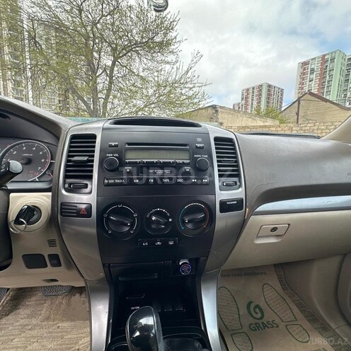 Toyota Land Cruiser Prado-4