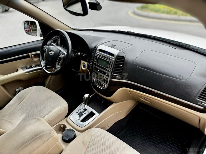 Hyundai Santa Fe-13