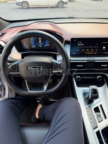 Geely Coolray-4