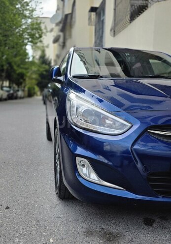 Hyundai Accent-2
