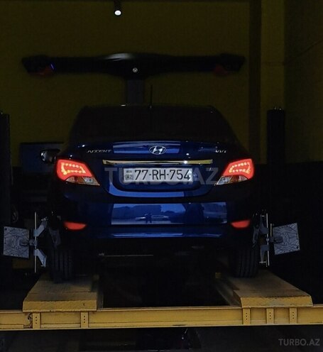 Hyundai Accent-6