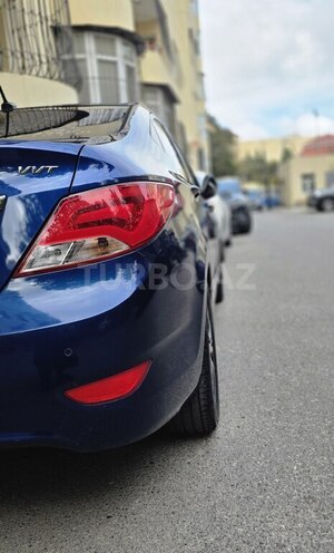 Hyundai Accent-5