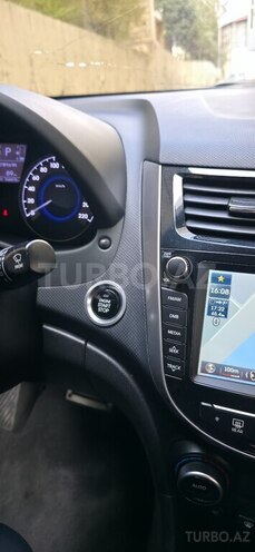 Hyundai Accent-10