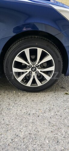 Hyundai Accent-15