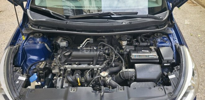 Hyundai Accent-17
