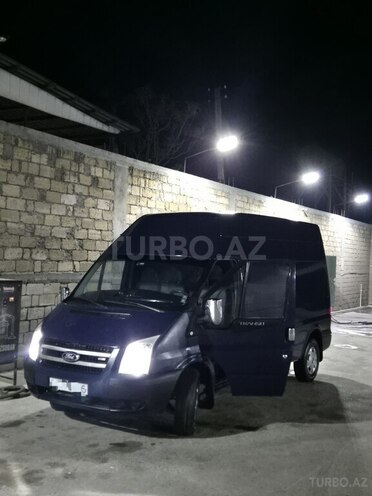 Ford Transit-4