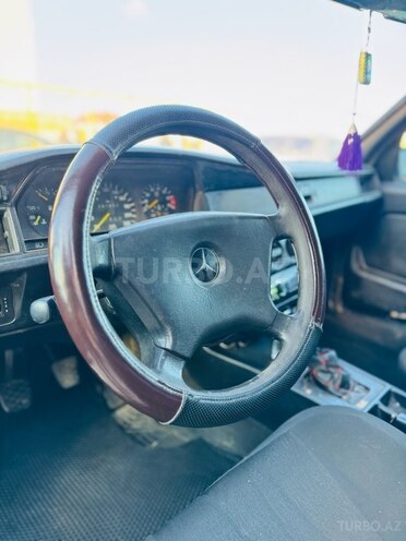 Mercedes 190-6