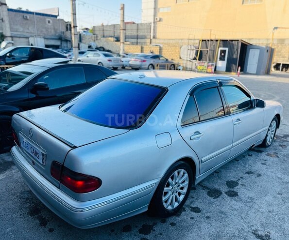 Mercedes E 280-5